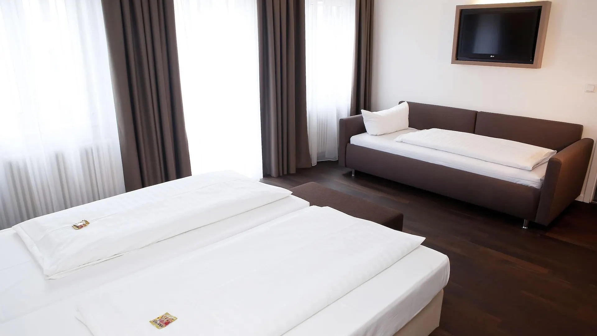 ****  Manhattan Hotel Frankfurt nad Mohanem Německo