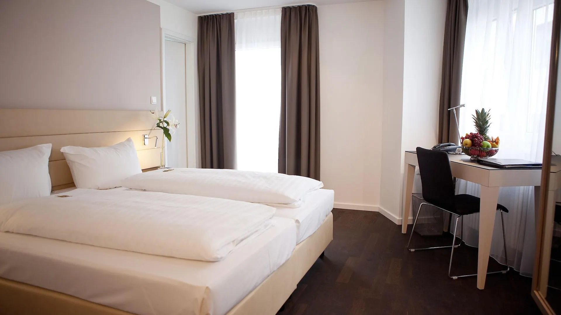 Manhattan Hotel Frankfurt nad Mohanem
