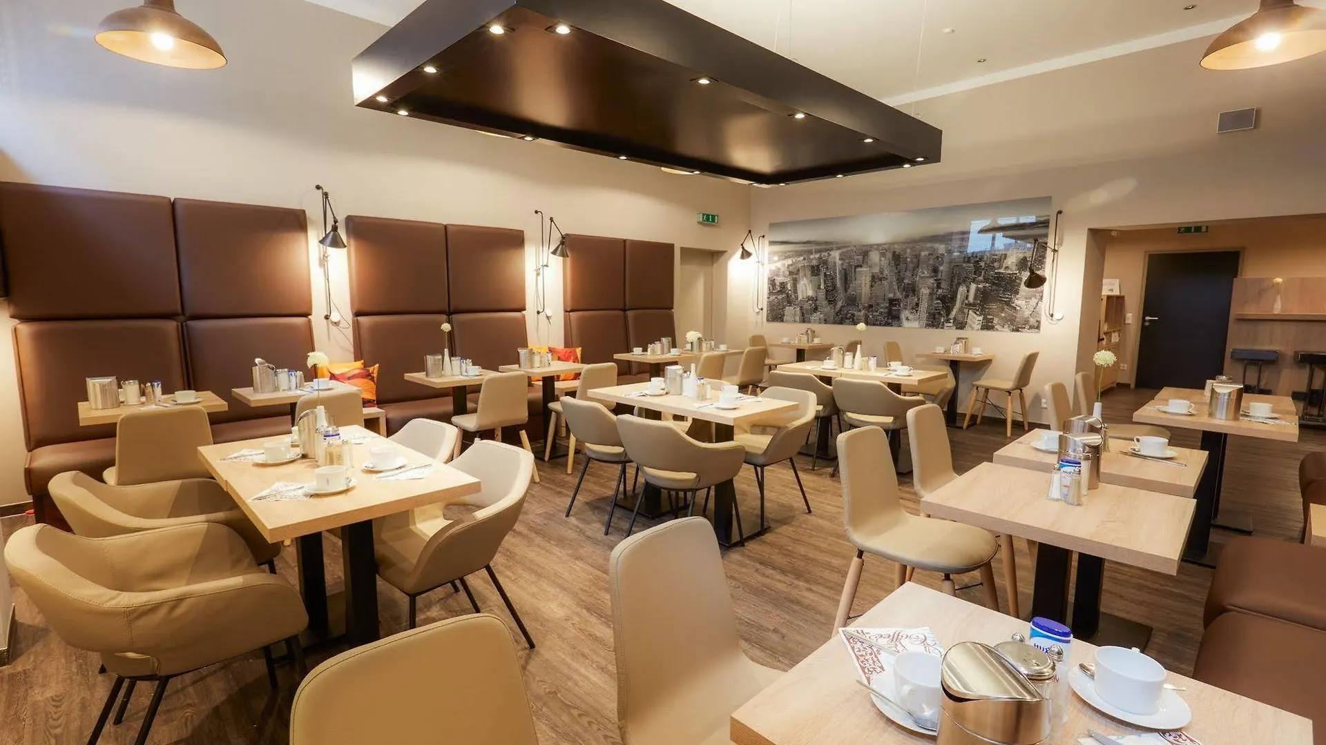 Manhattan Hotel Frankfurt nad Mohanem
